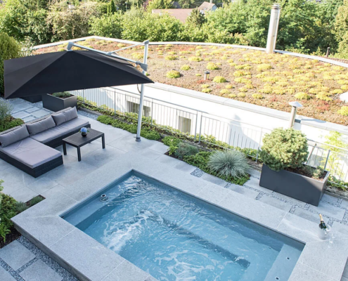 Bio-Minipool auf einer Dachterrasse